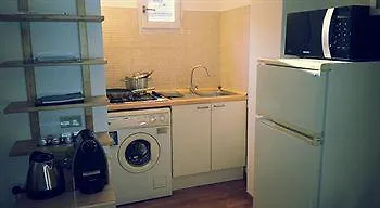 Lazzaro Papi Halldis Apartment Milão