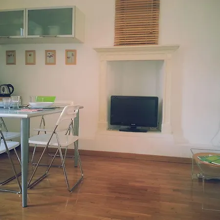 Lazzaro Papi Halldis Apartment Hotel *