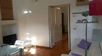 Lazzaro Papi Halldis Apartment Hotel