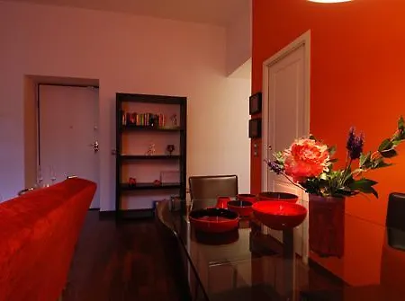 Lazzaro Papi Halldis Apartment Milão