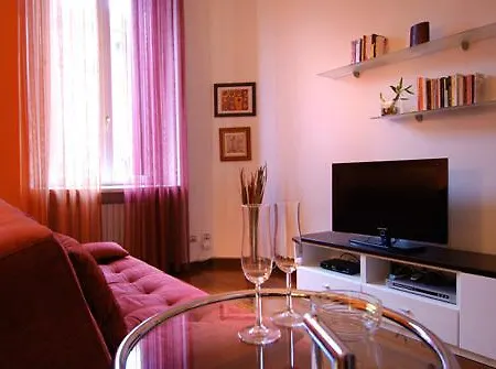 Lazzaro Papi Halldis Apartment